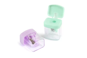 APONTADOR PLASTICO QUADRADO C/DEPOSITO REF-AP2006